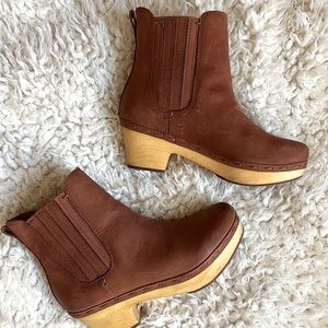 Frye & Co. Chelsea Odessa Clog Boots Suede Rust - Size 6.5